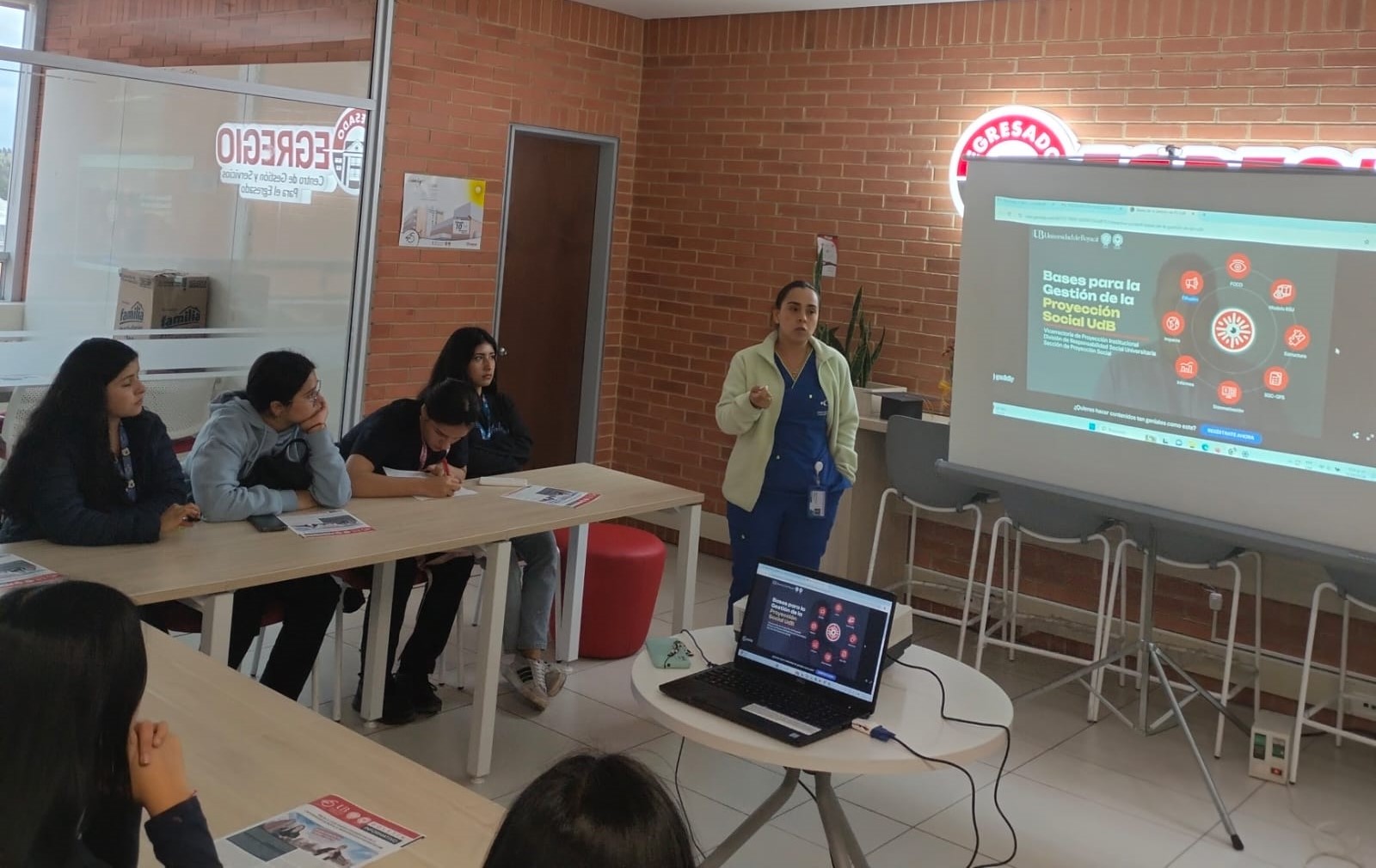 Inducción sobre la política de proyección social institucional