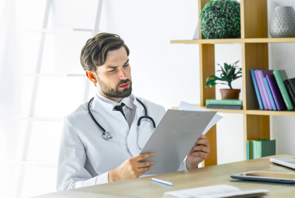 Médico(a) Tiempo Completo División de Bienestar Universitario