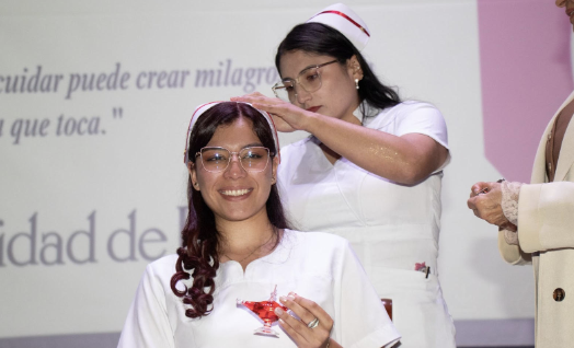 Ceremonia de Entrega de Símbolos de los estudiantes de Enfermería